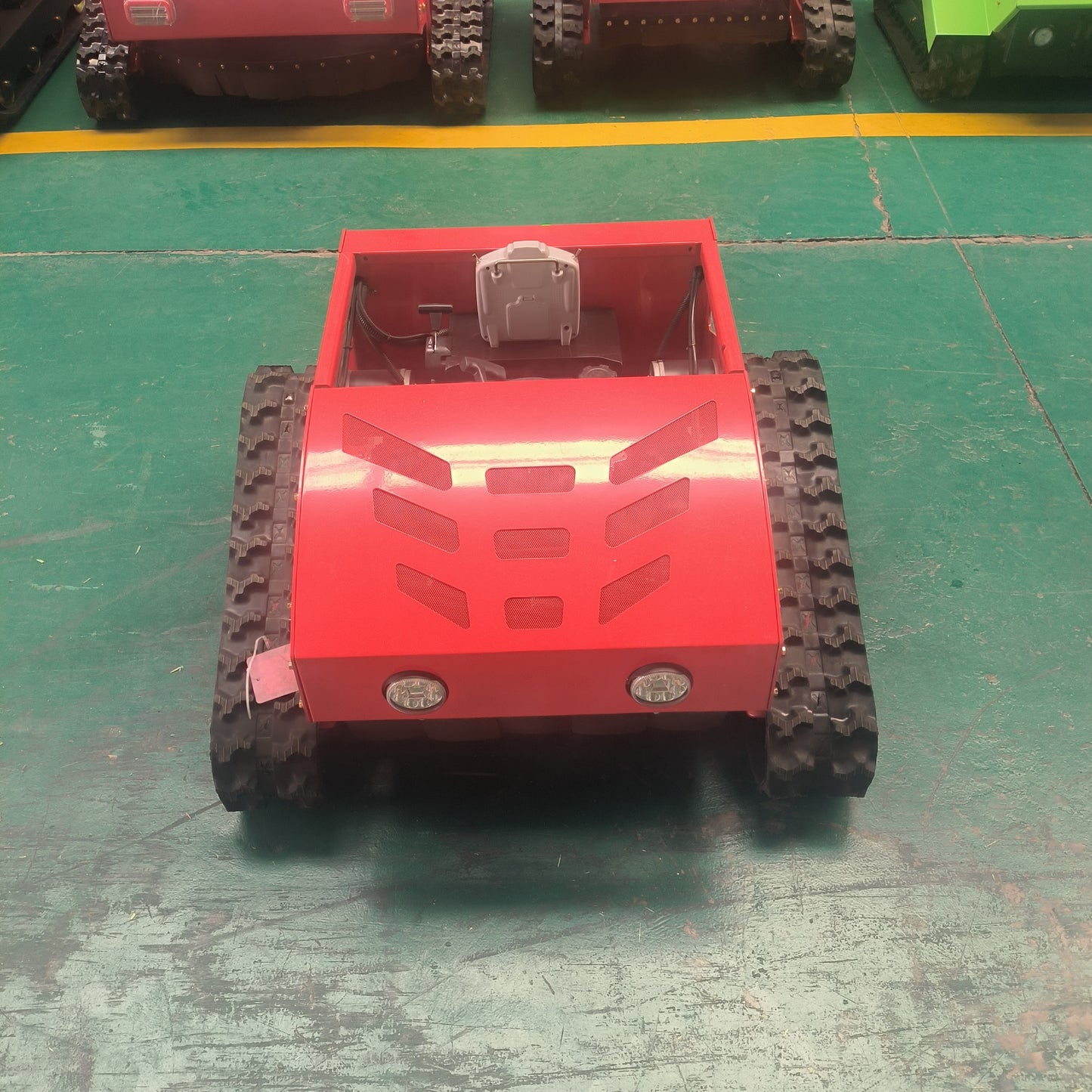 Remote-controlled lawn mower K1